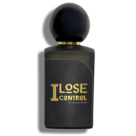 Frasco del perfume "I Lose Control" de Mr. Waldron, en elegante diseño negro mate con letras doradas y tapón esférico. Perfume de autor disponible en Perfumería Sanchotena.