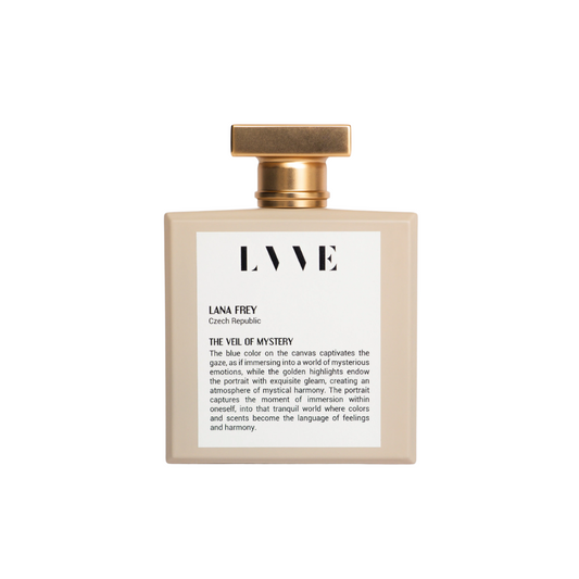 Descripción artística en la parte trasera del perfume The Architect of Dreams, con obra de Lana Frey. Disponible en Perfumería Sanchotena.