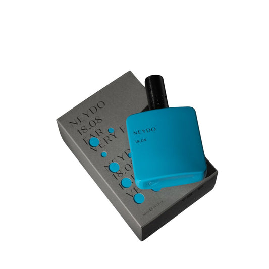 Perfume Neydo 18.08 en frasco azul océano con caja, fragancia Fairy fresca y vibrante.