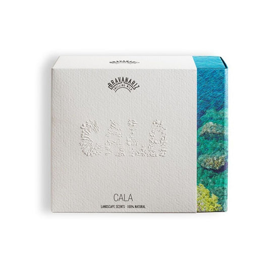 Estuche del perfume Bravanariz Cala, fragancia botánica natural con notas marinas y herbales.