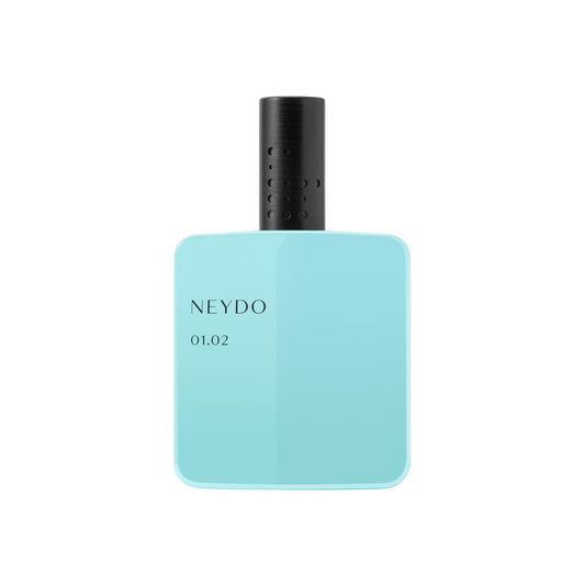 Perfume Neydo 01.02 – Perfume fresco en frasco azul celeste, ideal para uso diario.